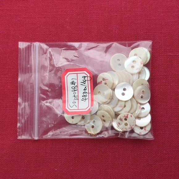 Trochus Shell Buttons 11 mm Diameter - Picture 6 of 8